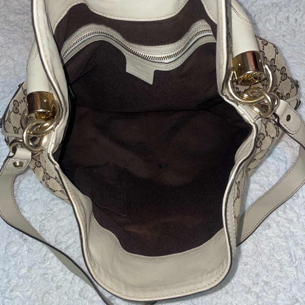 Gucci Indy Babouska Monogram Canvas & Leather Top Handle Tassel Hobo Bag - Picture 14 of 17